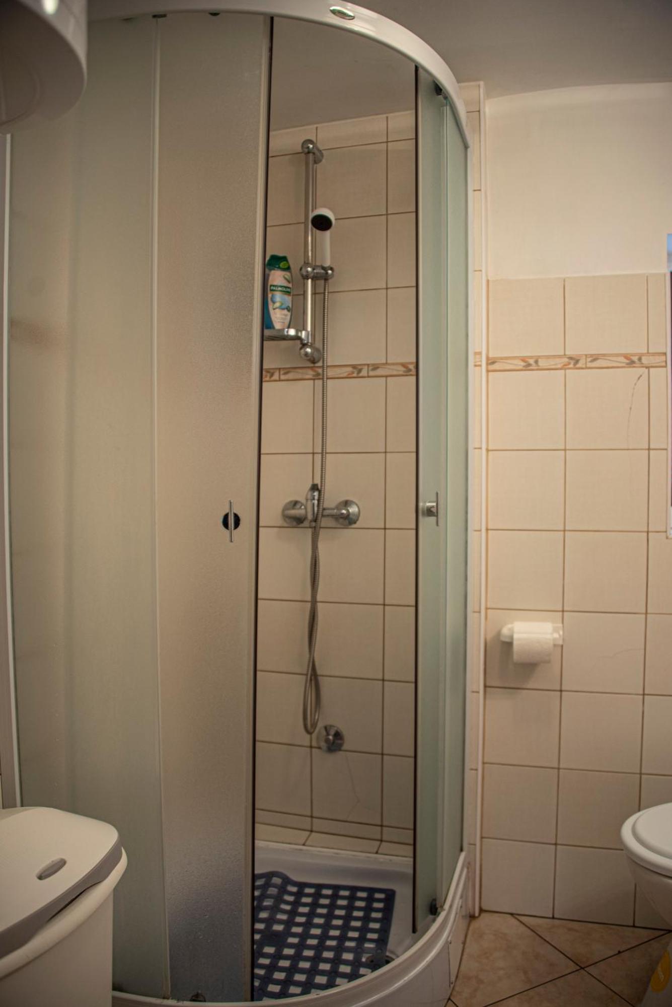 Apartman Nives Lubenice Buitenkant foto