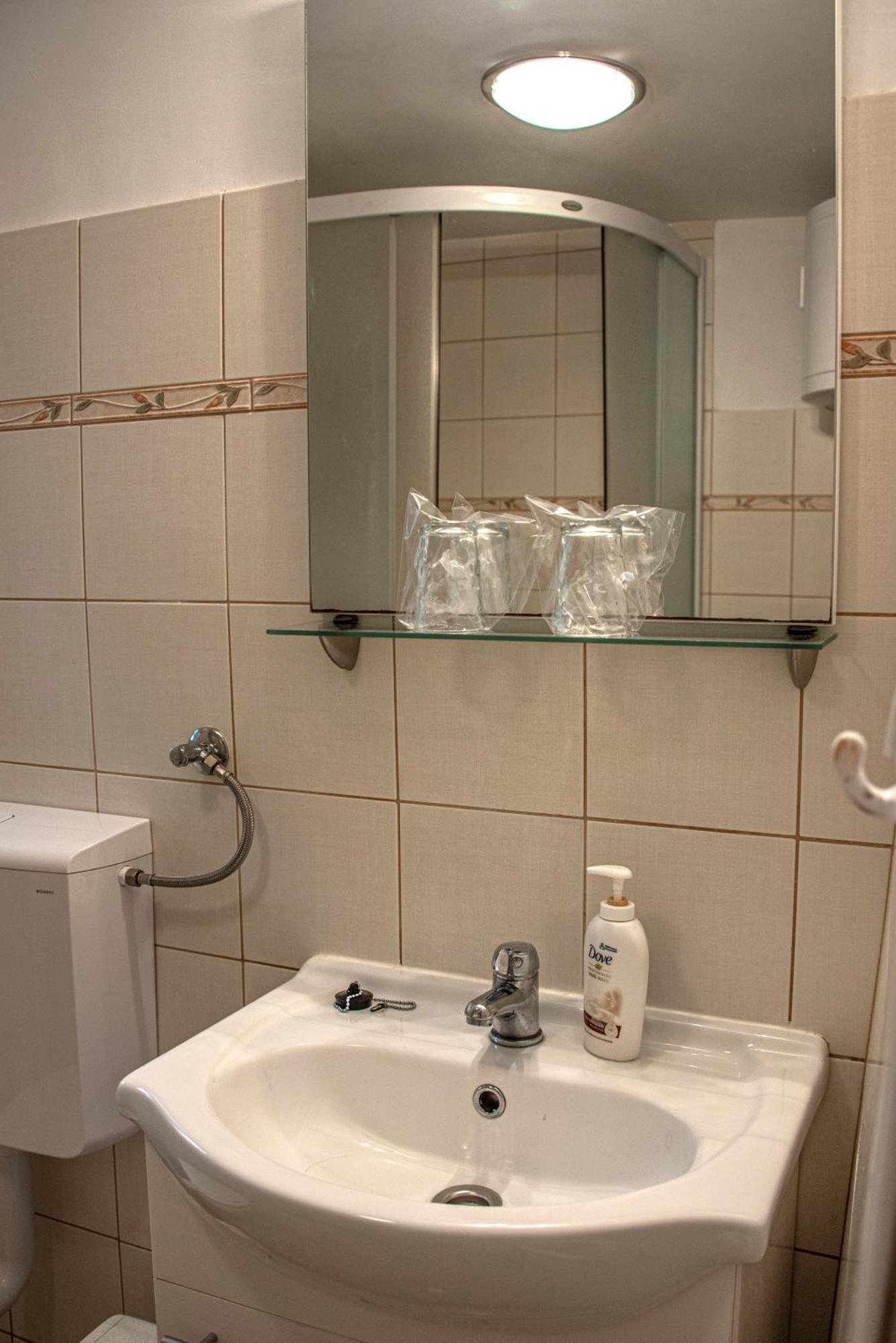 Apartman Nives Lubenice Buitenkant foto