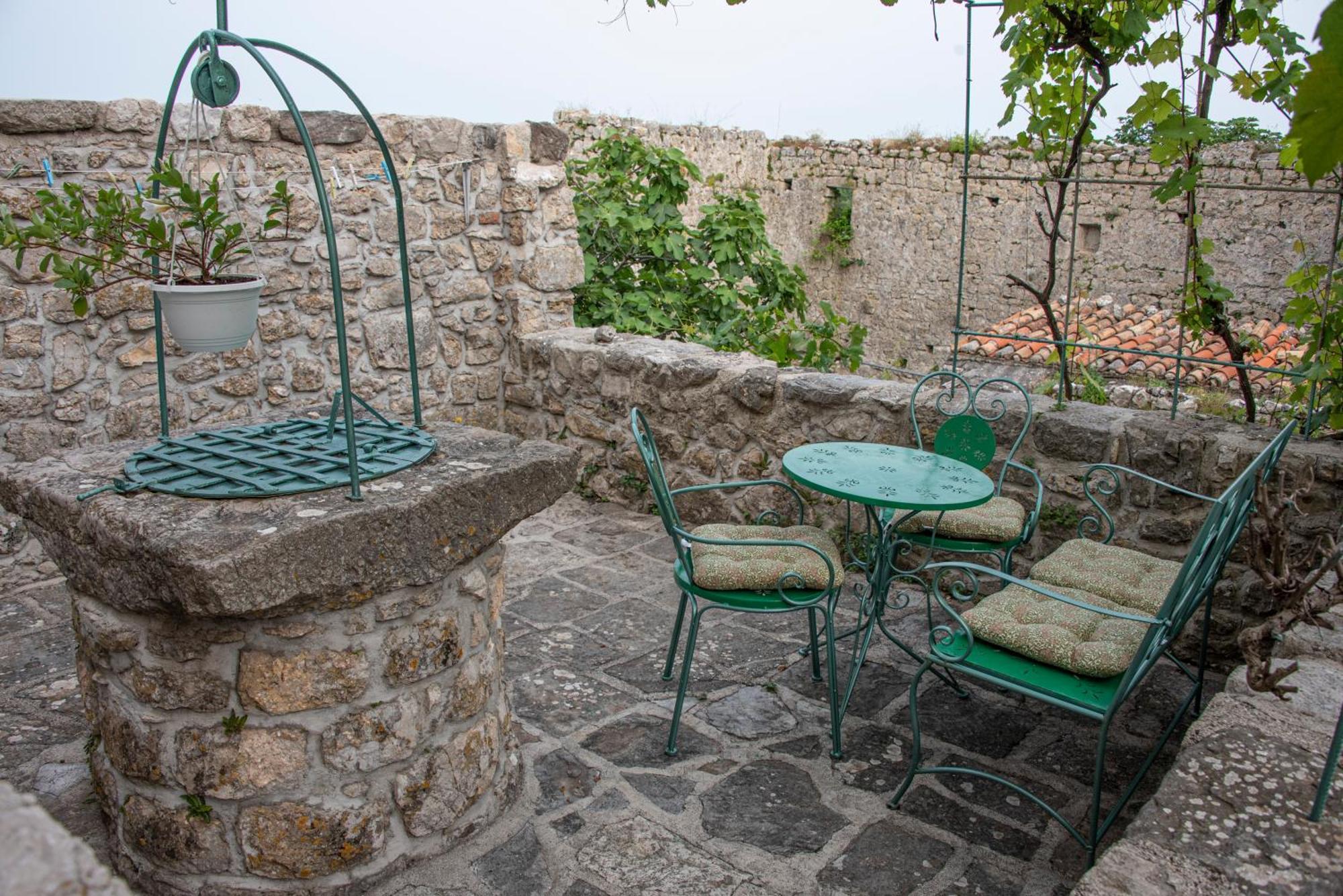 Apartman Nives Lubenice Buitenkant foto