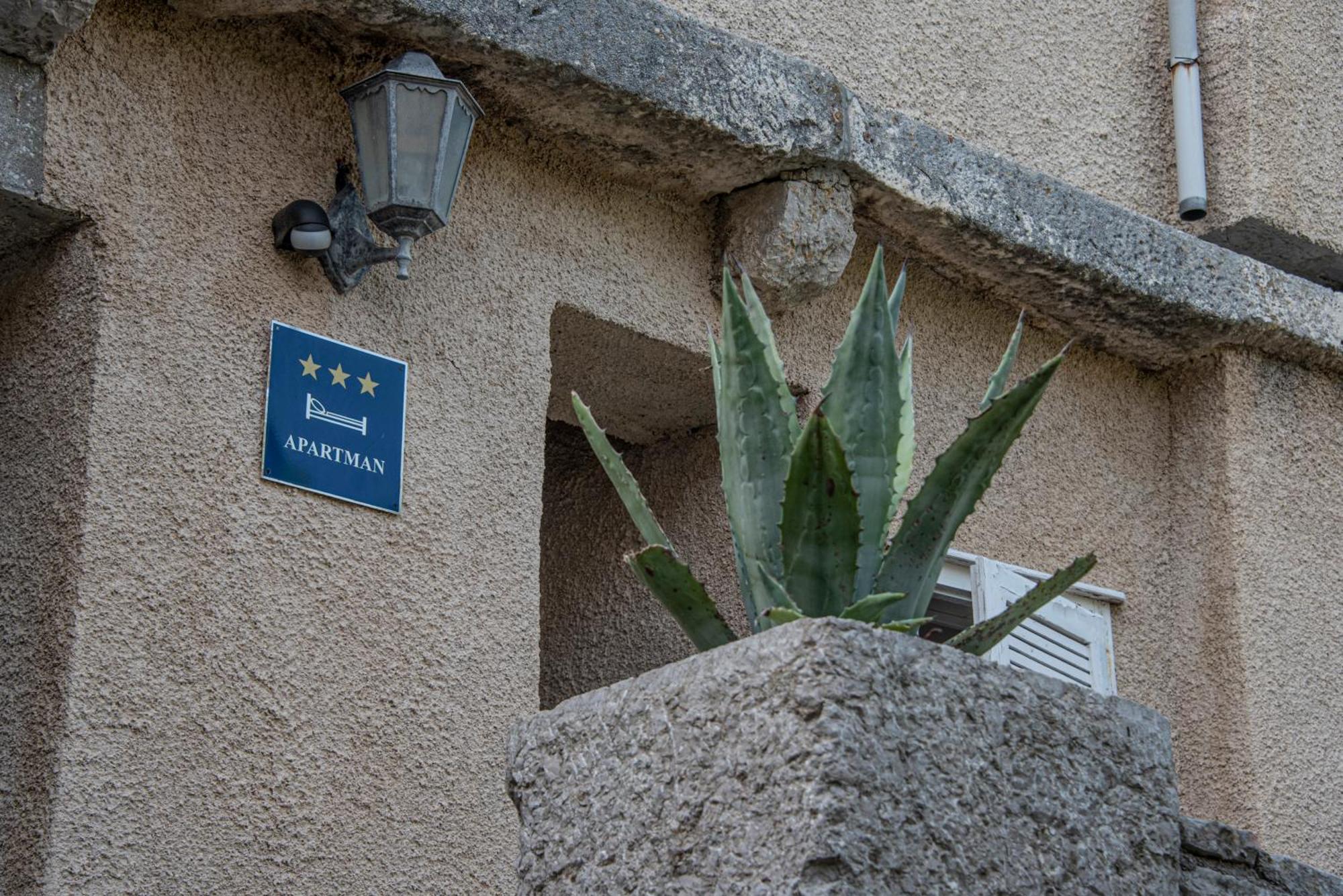 Apartman Nives Lubenice Buitenkant foto